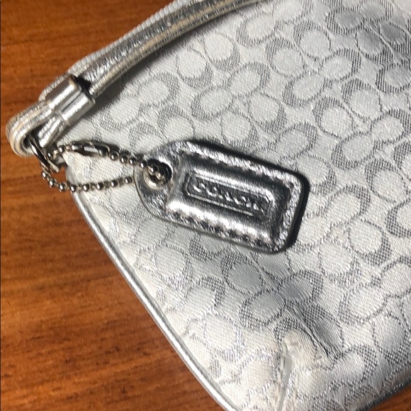 Coach wristlet, small purse - Picture 5 of 8